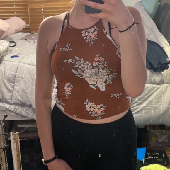 Medium Brown Floral Tank top! So cute and stretchy - Picture 4 of 6